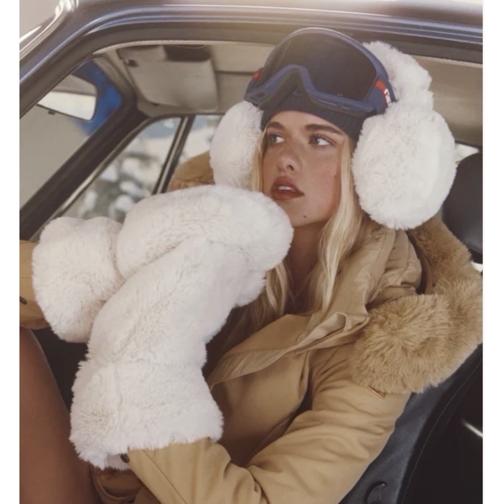 Lola Blankets Earmuffs Lola Luxe Faux Fur Cozy Antique Pearl Earmuff One Size